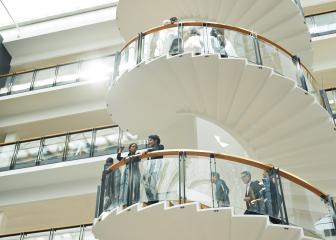 escalier immeuble verre esset pm